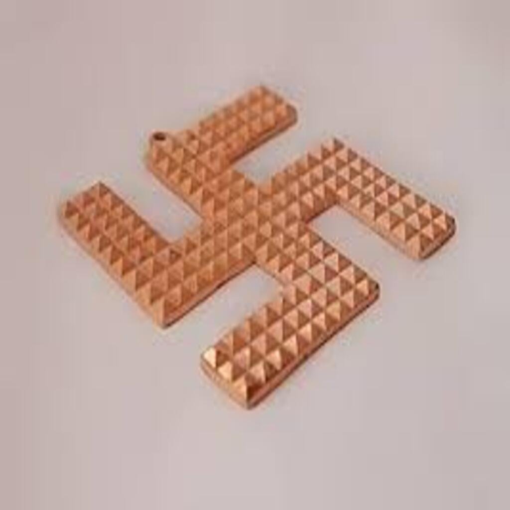 Copper Mini Pyramid Swastik 4"*4"